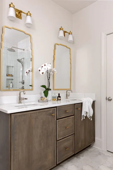 Professional contractor demonstrating expertise in home remodeling